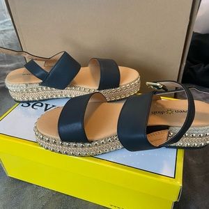 Platform sandals